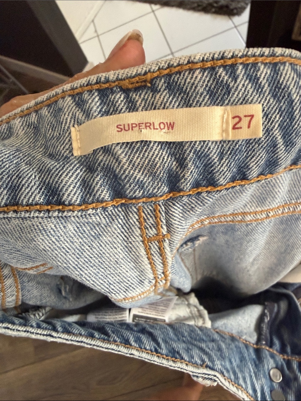 Levi’s Superlow Light Blue Distressed Women’s Jeans size 27 - Picture 6 of 12